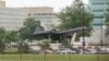 Pesawat mata-mata SR-71 "Blackbird" dipajang di lapangan parkir di markas besar CIA, McLean, Virginia, di pinggiran Washington DC. 