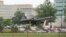 Pesawat mata-mata SR-71 "Blackbird" dipajang di lapangan parkir di markas besar CIA, McLean, Virginia, di pinggiran Washington DC. 