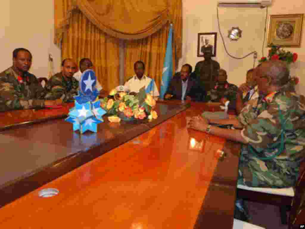 Sawirro: Qaar ka tirsan Ciidamada Dowladda KMG