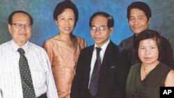 From left to right: Meas John, Nuch Sarita, Tes Saroeum, Dan Sipo, and Ang Khen.