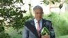 El ex presidente de Colombia, Álvaro Uribe, dio una conferencia de prensa en su casa en Rionegro, Colombia el lunes 30 de julio. 