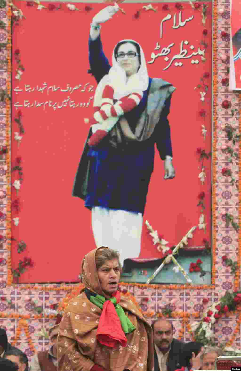 An gudanar da zanga-zanga yau talata 6/5/2014 a kofar ofishin jakadancin najeriya dake Washington, DC, kan neman da a ceto dalibai mata na Chibok da 'yan Boko Haram suka sace