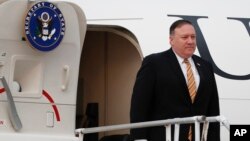 Le secrétaire d'Etat américain Michael Pompeo arrivant à l'aéroport militaire de Subang, près de Kuala Lumpur, en Malaisie, le 2 août 2018.