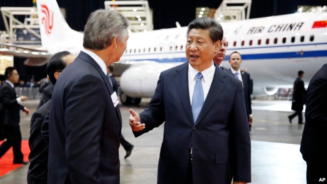 习近平造访波音工厂