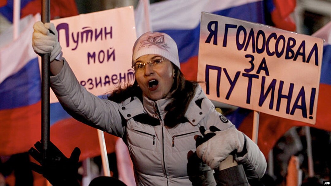 Putinove pristalice na jednom od jučerašnjih skupova podrške u Moskvi