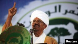 Presiden Sudan Omar Hassan al-Bashir dalam konferensi partai di Khartoum. (Foto: Dok)