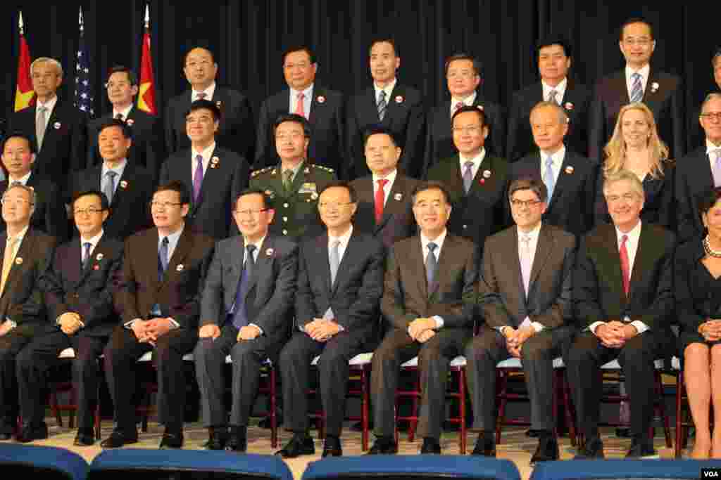 2013年7月美中戰略與經濟對話主要成員合影 (美國之音林楓拍攝)