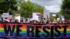 Ratusan Ribu Orang Pawai Dukung LGBT