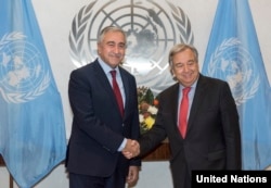 BM Genel Sekreteri Guterres, KKTC Cumhurbaşkanı Mustafa Akıncı'yla (Arşiv)
