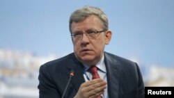 Russia's former finance minister, Alexei Kudrin, speaks during a session of the St. Petersburg International Economic Forum 2015 in St. Petersburg, Russia, June 18, 2015. 