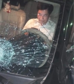 Quan chức Nguyễn Văn Điều "cố thủ" và "chơi điện thoại" trong xe sau vụ tai nạn chết người ở Thái Bình, 8/5/2020