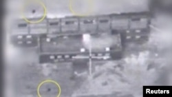 21일 이스라엘 당국이 지난 2007년 시리아 정부가 동부 데이르에조르주에 건설 중이던 알-쿠바르 원자로에 대한 폭격 장면을 공개했다.
