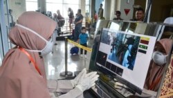 Nan yon ayewopò nan Peyi Endonezi, responsab lasante yo ap pare pou yo teste pasaje k ap debake pou konnen si yo pa deja trape maladi COVID-19 la (kowonaviris).