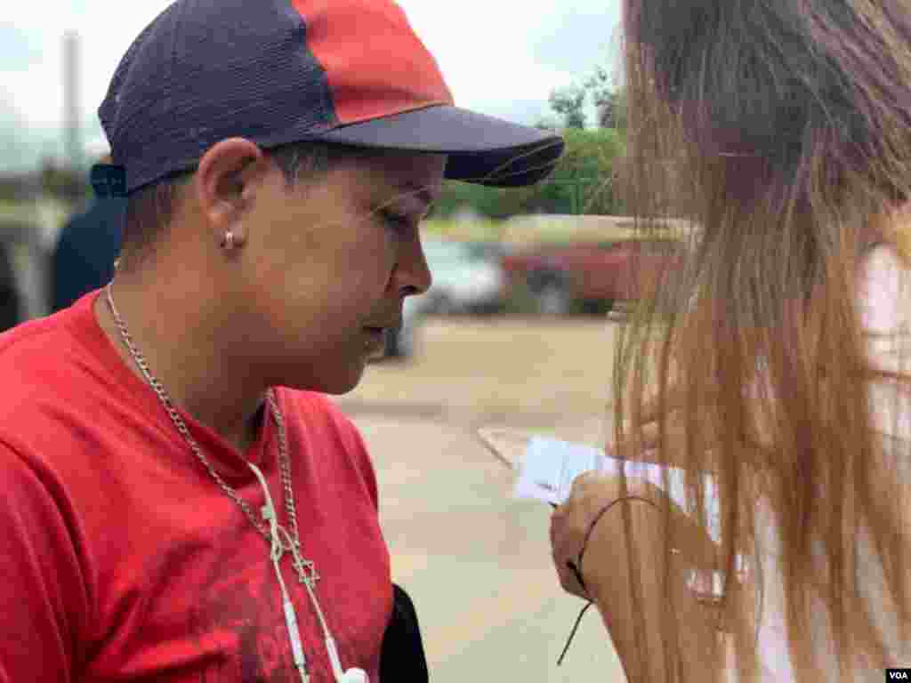 Tras una travesía para poder llegar desde Venezuela hasta Bogotá, Irma pudo conseguir un puesto de comida callejera para trabajar y sobrevivir. El sábado, a la vuelta de la esquina, se encontró con una jornada de atención integral organizada por la Cruz Roja&nbsp;y Cundinamarca, a la que asistió para revisar sus ojos.