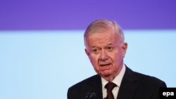 Pemipin penyelidikan John Chilcot mengkritik peran Inggris dalam invasi Irak.