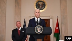 Američki predsjednik Joe Biden govori na zajedničkoj konferenciji za novinare sa jordanskim kraljem Abdulahom u Washingtonu (Foto: Jim WATSON / AFP)