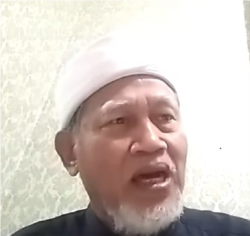 Tangkapan layar Pendiri Pondok Pesantren Tahfidz & Tafsir Al Badar Bogor Badrudin Subky. (Foto: Youtube Pusat Kajian dan Analisis Data)