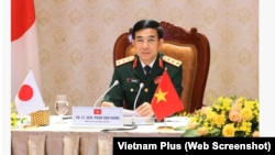 Bộ trưởng Quốc phòng Việt Nam Phan Văn Giang họp trực tuyến với Bộ trưởng Quốc phòng Nhật Bản Kishi Nobuo vào ngày 3/6/2021.