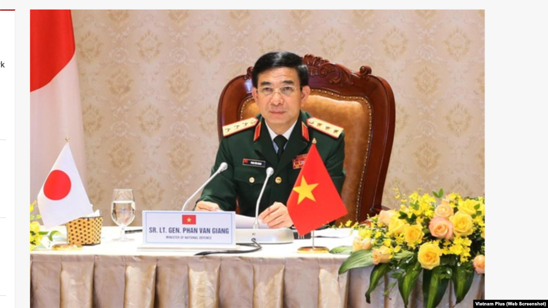 Bộ Trưởng Phan Văn Giang trong một lần gặp người đồng cấp Nhật Bản. (Source: VNA)