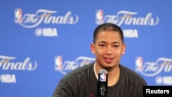 Tyronn Lue, entraineur des Cleveland Cavaliers, champions en titre, le 19 juin 2016, Oakland, Californie. (Kelley L Cox-USA TODAY Sports )