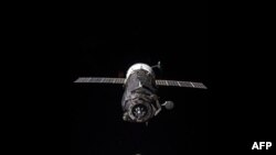 Космический корабль «Прогресс» приближается к МКС