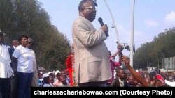 Charles Zacharie Bowao lors d'un meeting au Congo-Brazzaville le 27 septembre 2015