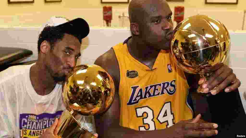 Los Angeles Lakers center Shaquille O&#39;Neal and Kobe Bryant