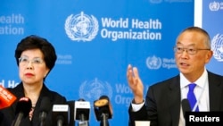 مارگارت چان، مدیرکل سازمان بهداشت جهانی (چپ)
