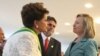 Rousseff ayuda a periodista