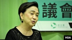 民主黨前主席劉慧卿證實中國維權律師關注組亦有收到警方國安處信件要求提交資料， 並已獲准延長提交資料的期限至9月21日。 （美國之音湯惠芸）