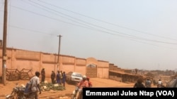 La route de Nkolmesseng au centre de la colère des électeurs, à Yaoundé, le 1er février 2020. (VOA/Emmanuel Jules Ntap)