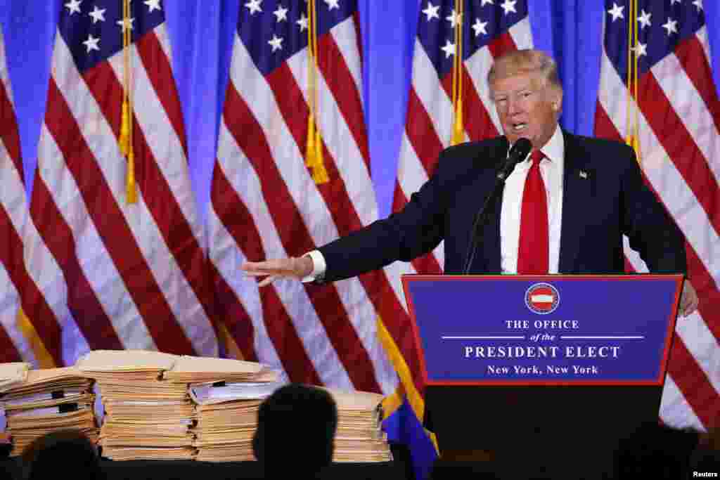 شری دیلن از وکلای دونالد ترامپ در این کنفرانس گفت که آقای ترامپ سود درآمدهای خارجی هتل&zwnj;های خود را به وزارت خزانه&zwnj;داری خواهد بخشید. 