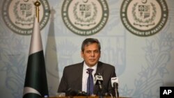 2016年年9月29日巴基斯坦外交部發言人扎卡里亞在伊斯蘭堡發表聲明。