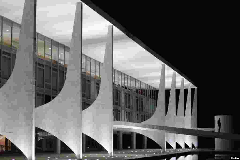 Pal&aacute;cio do Planalto, assento oficial da Presid&ecirc;ncia do Brasil - obra de Niemeyer