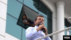 CHP candidate Ekrem Imamoglu is back on the campaign trail after his victory was annulled by electoral authorities. (VOA/D. Jones)