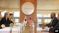 김종훈 통상교섭본부장과 론 커크 미국 무역대표부(USTR) 대표가 지난 11월8일 한미 통상장관 회의를 열고 한미 자유무역협정(FTA) 쟁점 현안 해결을 위한 최종 담판을 벌이고 있다.