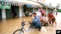 Since Monday some 13 provinces are facing flooding problems.