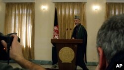 سه‌رۆک کارزای و ژه‌نه‌ڕاڵ په‌تریه‌س سه‌ردانی باشوری ئه‌فغانستان ده‌که‌ن