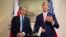 Džon Keri (desno) i Filip Hamond na današnjoj konferenciji za novinare u Londonu
