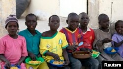 Des enfants déplacés à cause des attaques de Boko Haram dans le nord-est du Nigeria, à Yola, le 13 janvier 2015. 