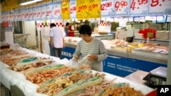 중국 베이징의 한 슈퍼마켓 가금육 코너.