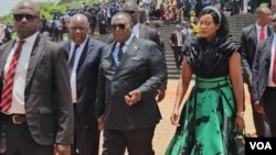 Umsekeli kamongameli uMnu, Constantino Chiwenga, umkakhe uNkosikazi Miniyothabo Chiwenga, labaphathintambo bebandla leZanu PF lohulumende besemathuneni eNational Heroes Acre in Harare