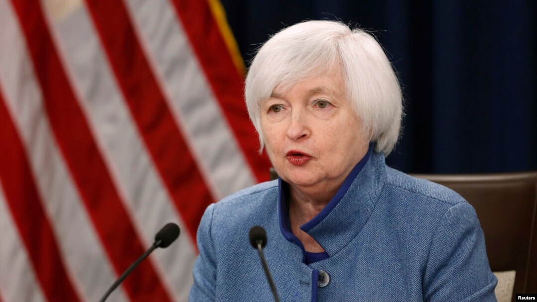 Direktur Bank Sentral Amerika Janet Yellen memberikan keterangan kepada media di Washington DC, Rabu (14/12). 