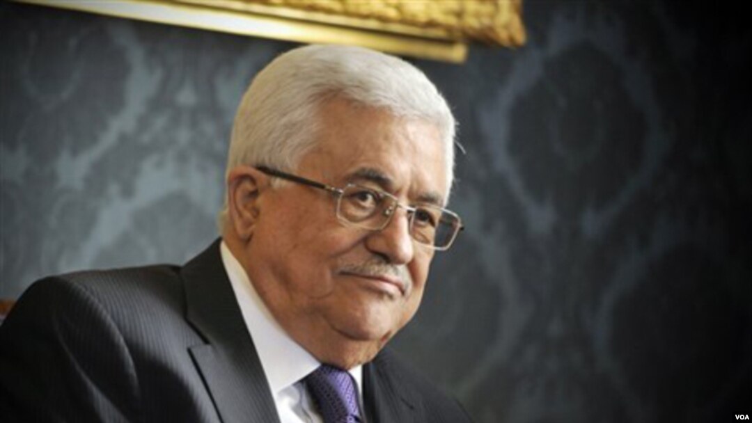 Presiden Palestina Mahmoud Abbas menyetujui tawaran untuk memulai kembali perundingan damai di Paris, Sabtu (4/6)/