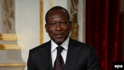 Le président Bénin Patrice Talon tient une conférence de presse conjointe avec le président français François Hollande (non visible) après leur rencontre à l'Elysée à Paris, France, 26 avril 2016. epa/ JEREMY LEMPIN