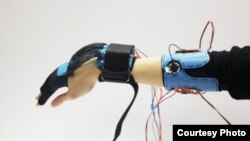 一款可以佩戴的新儀器，幫助一些患有肌肉疾病的孩子在行動時更加輕鬆。