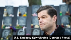 Wess Mitchell visits Kyiv