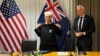 Wakil Menlu AS Wendy Sherman (kiri) bersama Menteri Selandia Baru urusan Ekonomi dan Pembangunan Stuart Nash di Wellington, Selandia Baru Selasa, 9 Agustus 2022. 