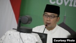 Gubernur Jabar Ridwan Kamil mengikuti forum kebudayaan Jabar bersama para seniman/budayawan, Jumat (22/5). (Foto: Humas Jabar)