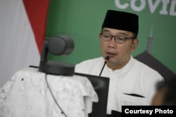 Gubernur Jabar Ridwan Kamil mengikuti forum kebudayaanJabar bersama para seniman/budayawan, Jumat (22/5). (Foto: Humas Jabar)